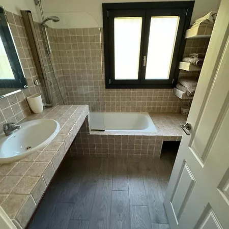 In Pueblo With Private Pool And Sea Views With 4 Bedrooms Mijas