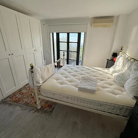 Dom wakacyjny In Pueblo With Private Pool And Sea Views With 4 Bedrooms *