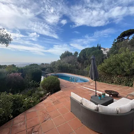 In Pueblo With Private Pool And Sea Views With 4 Bedrooms *