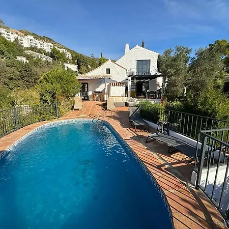 In Pueblo With Private Pool And Sea Views With 4 Bedrooms Holiday home *